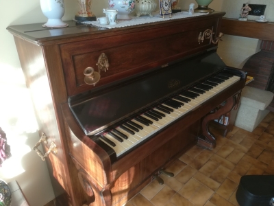 Photo don objet -Piano droit erard a restaurer